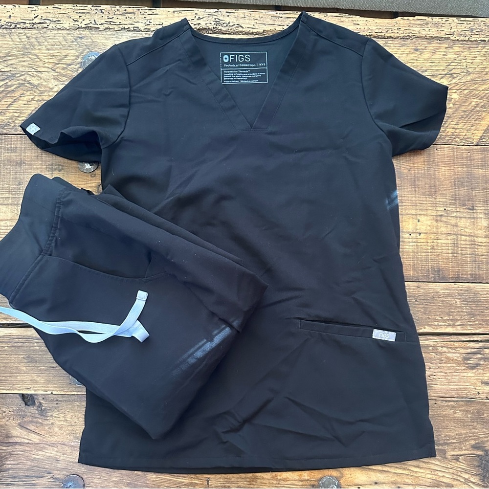 Black figs set